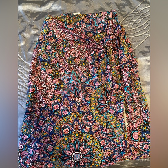 Colourful patterned jersey fabric skirt - Picture 1 of 3
